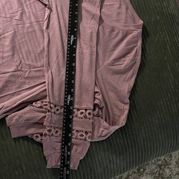 Women's long-sleeve V-neck top Size L - Picture 6 of 10